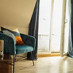 Modern And Cozy Apartment
